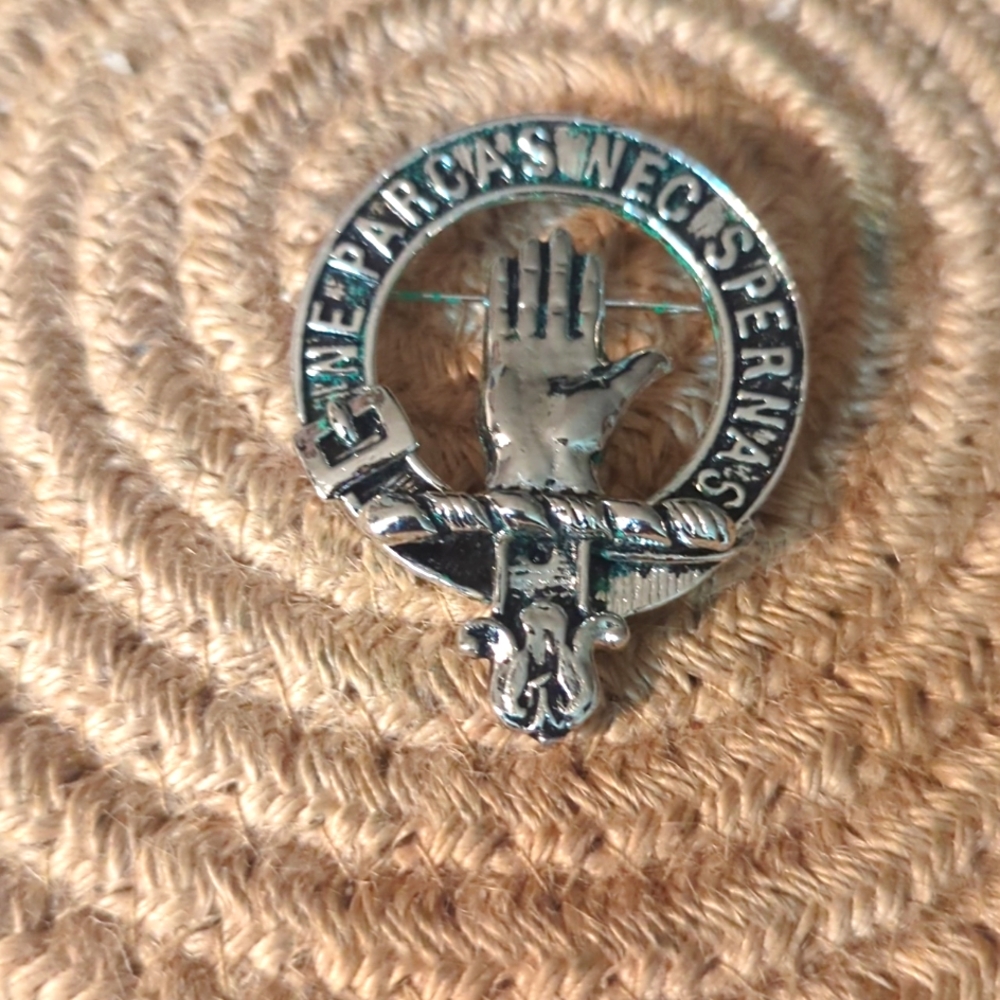Vintage Scottage Lamont badge-pin